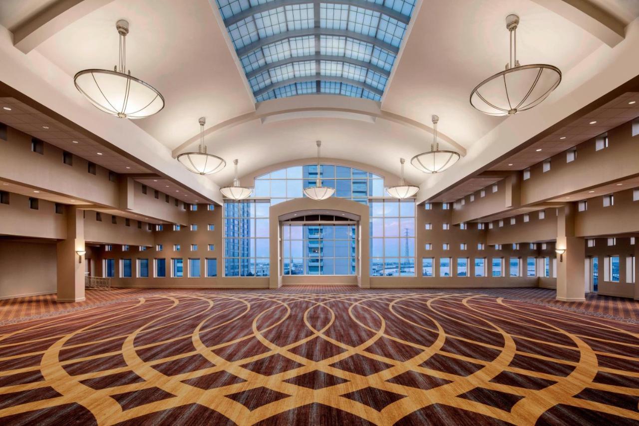 เชอราตัน นิว ออร์ลีนส์ โฮเต็ล Hotel นิวออร์ลีนส์ ภายนอก รูปภาพ